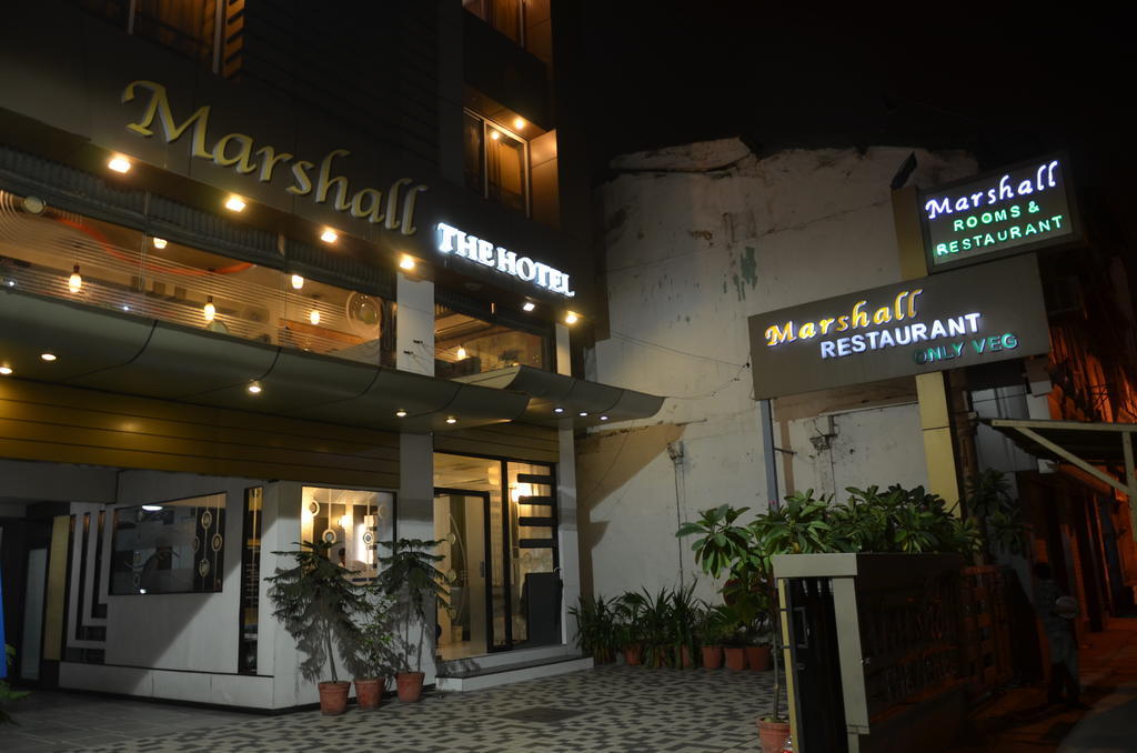 Capital O 978 Marshall The Hotel Ahmadabad Zewnętrze zdjęcie