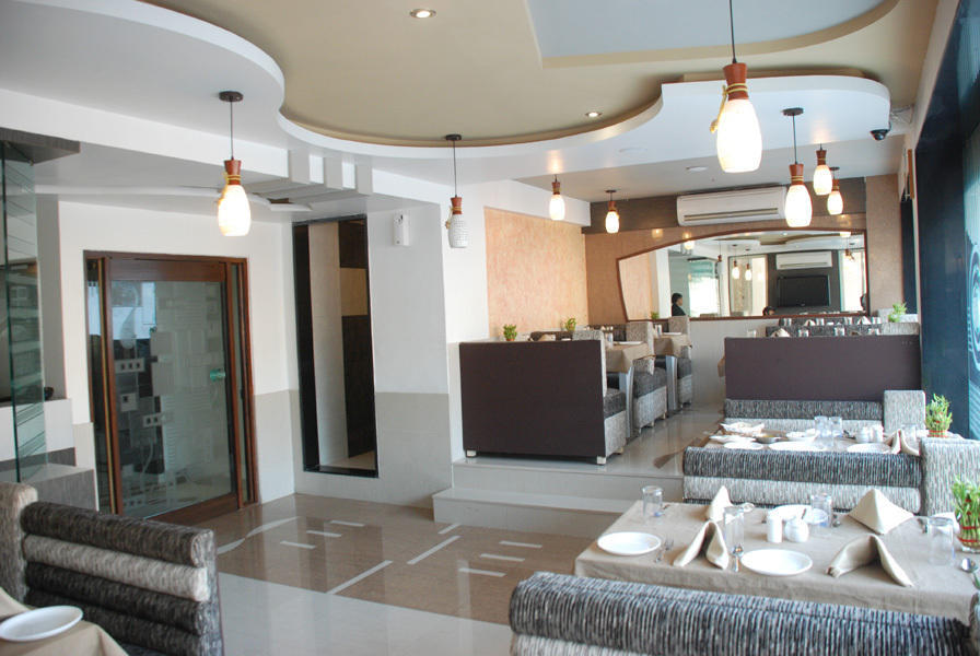 Capital O 978 Marshall The Hotel Ahmadabad Zewnętrze zdjęcie