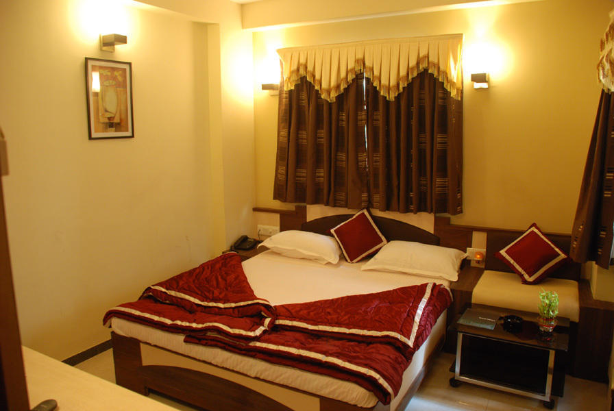 Capital O 978 Marshall The Hotel Ahmadabad Pokój zdjęcie