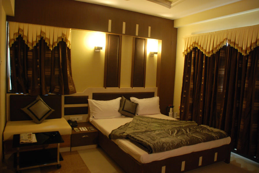 Capital O 978 Marshall The Hotel Ahmadabad Pokój zdjęcie