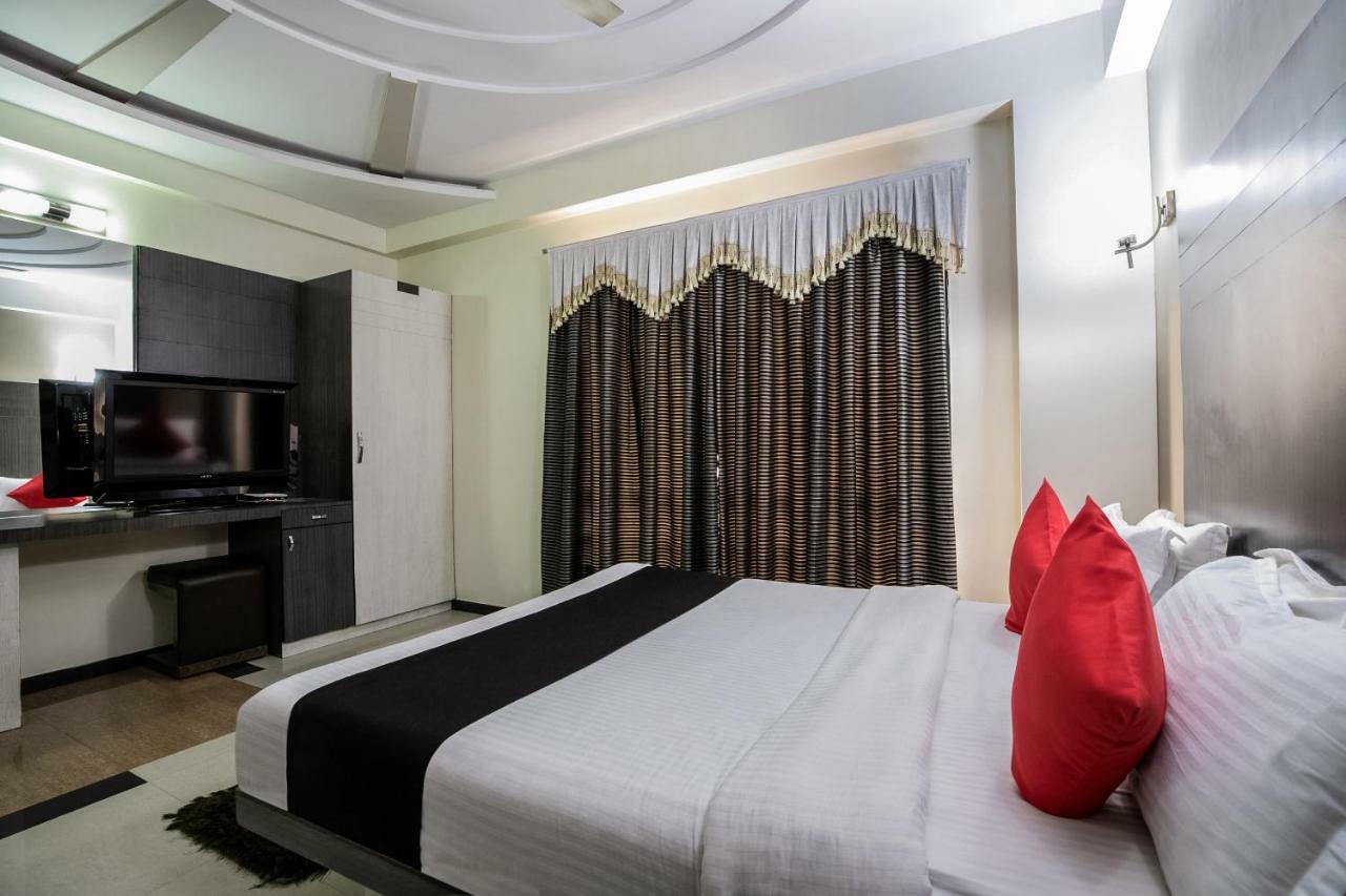 Capital O 978 Marshall The Hotel Ahmadabad Zewnętrze zdjęcie