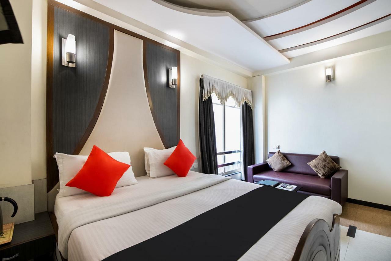 Capital O 978 Marshall The Hotel Ahmadabad Zewnętrze zdjęcie