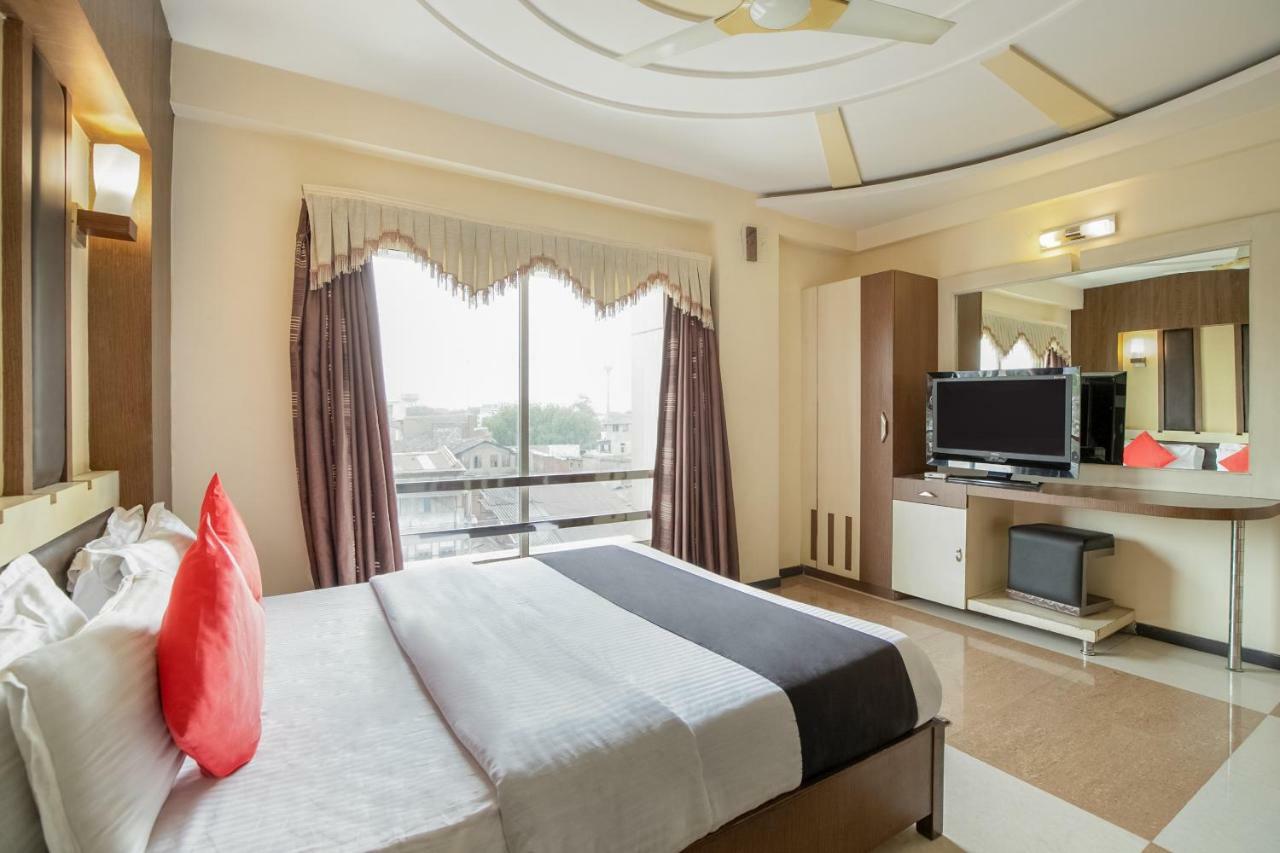 Capital O 978 Marshall The Hotel Ahmadabad Zewnętrze zdjęcie