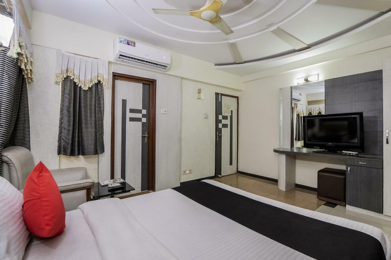 Capital O 978 Marshall The Hotel Ahmadabad Zewnętrze zdjęcie