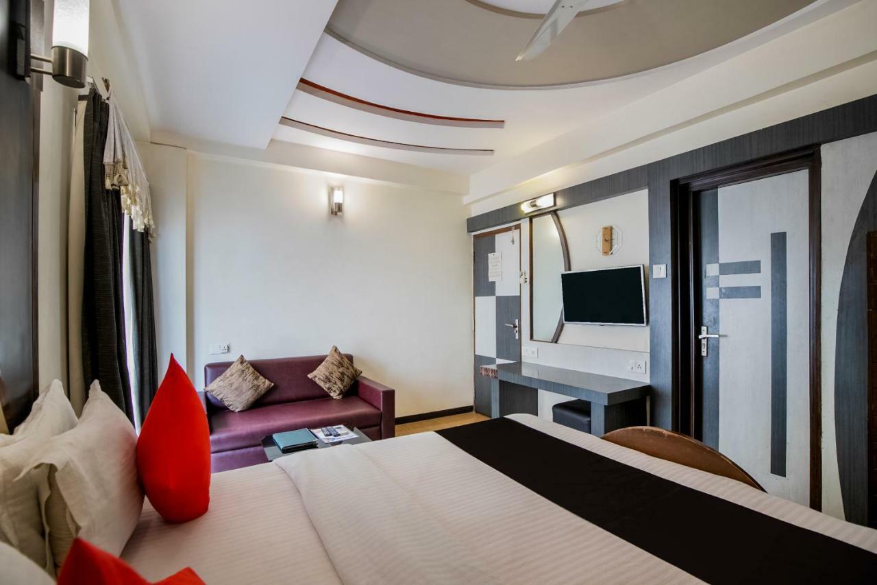Capital O 978 Marshall The Hotel Ahmadabad Zewnętrze zdjęcie