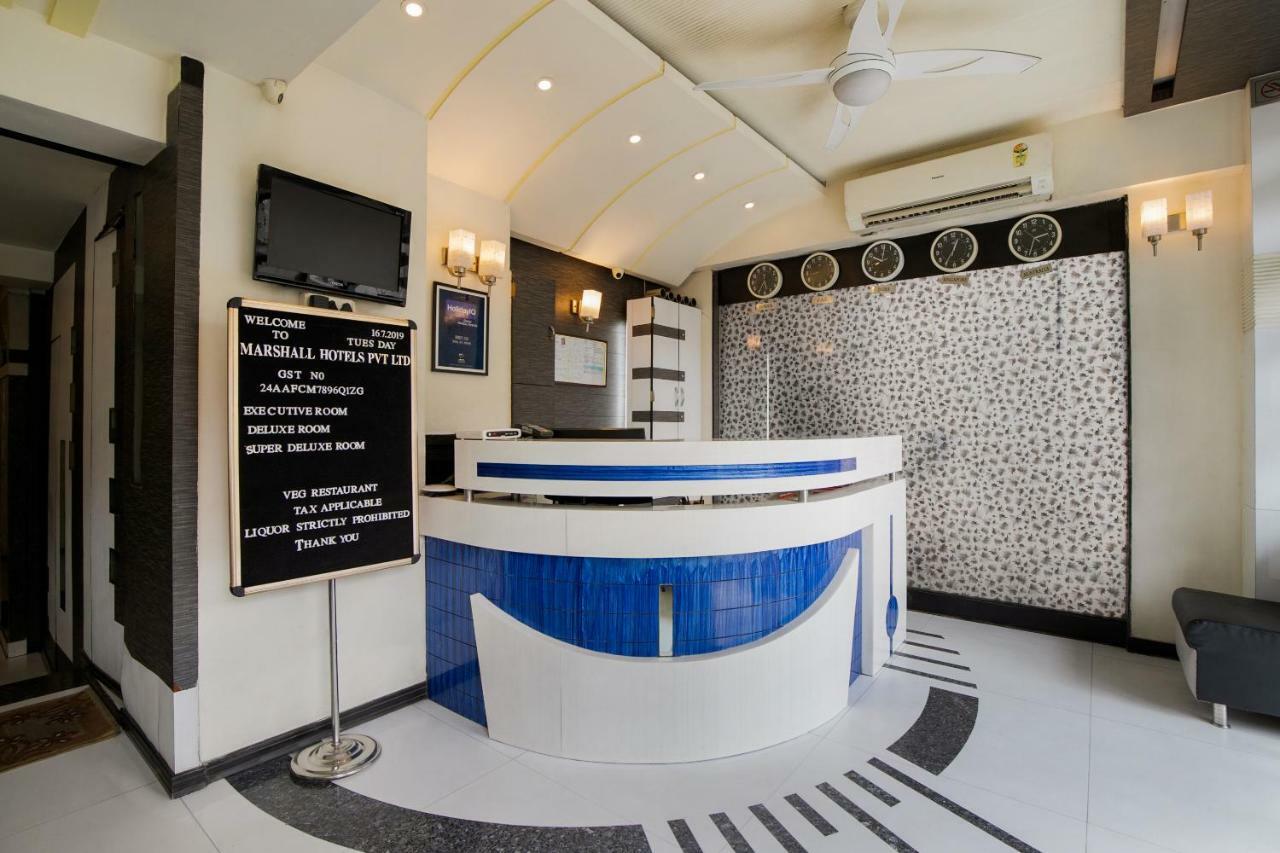 Capital O 978 Marshall The Hotel Ahmadabad Zewnętrze zdjęcie