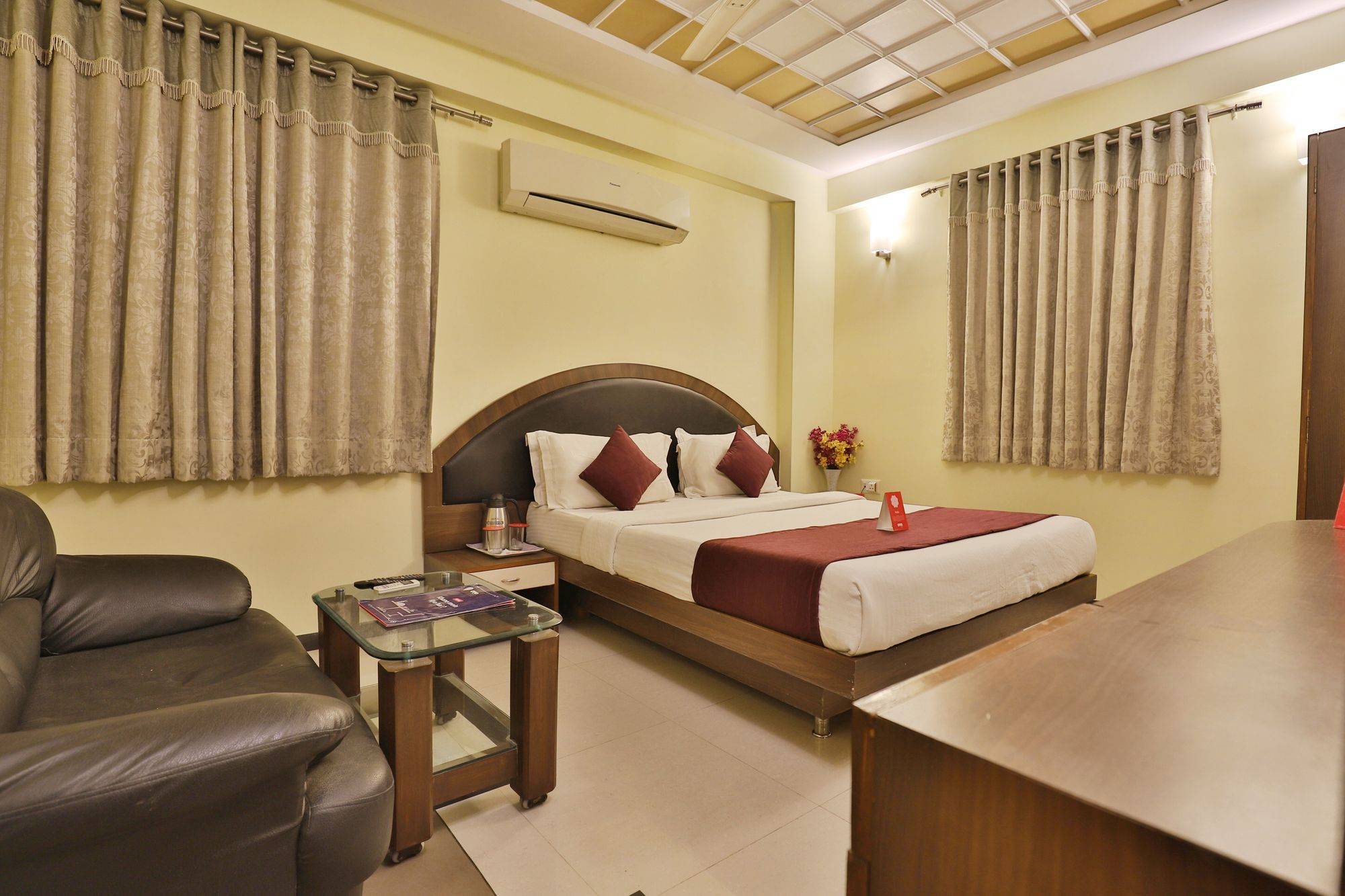 Capital O 978 Marshall The Hotel Ahmadabad Zewnętrze zdjęcie