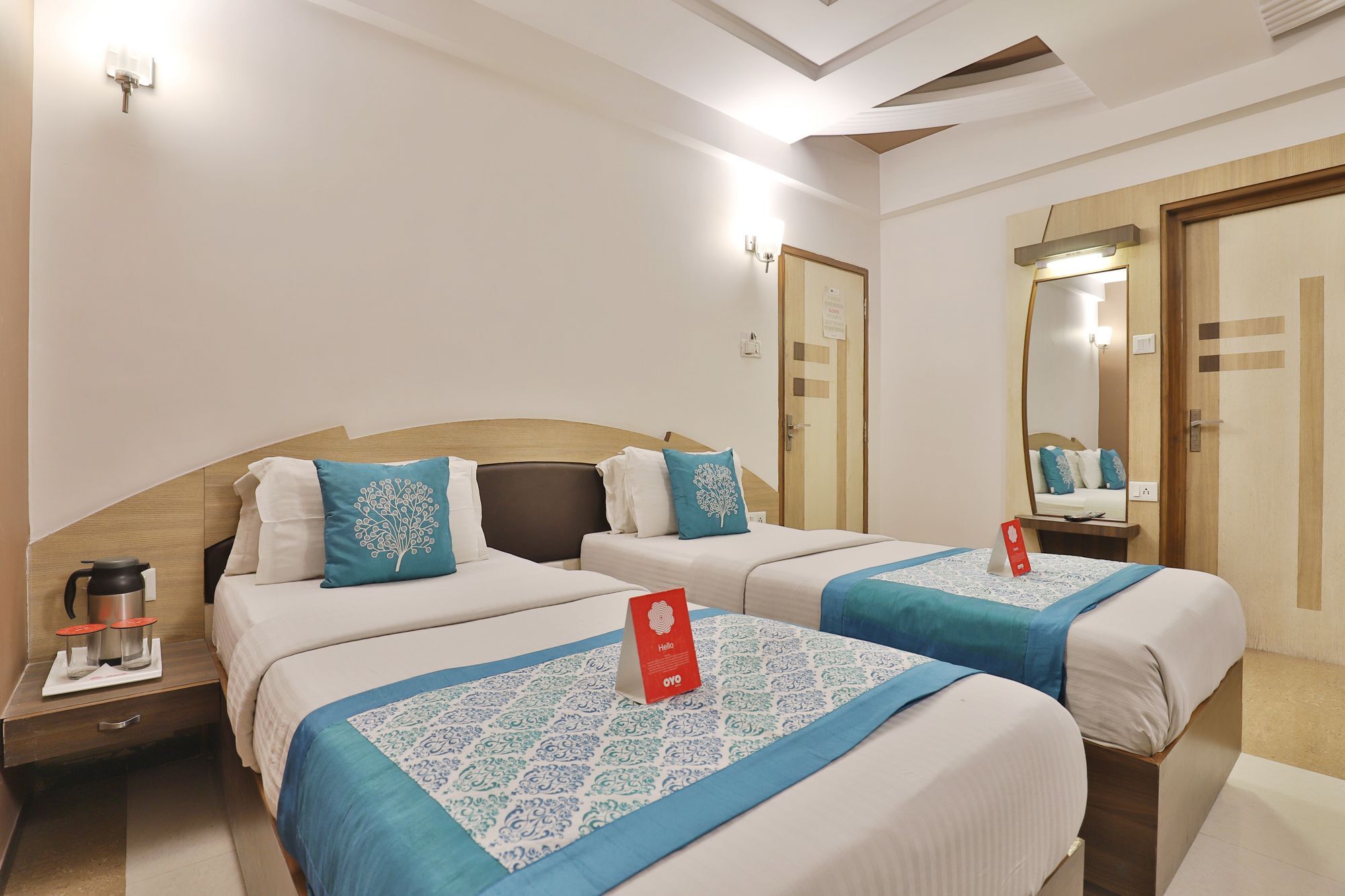 Capital O 978 Marshall The Hotel Ahmadabad Zewnętrze zdjęcie