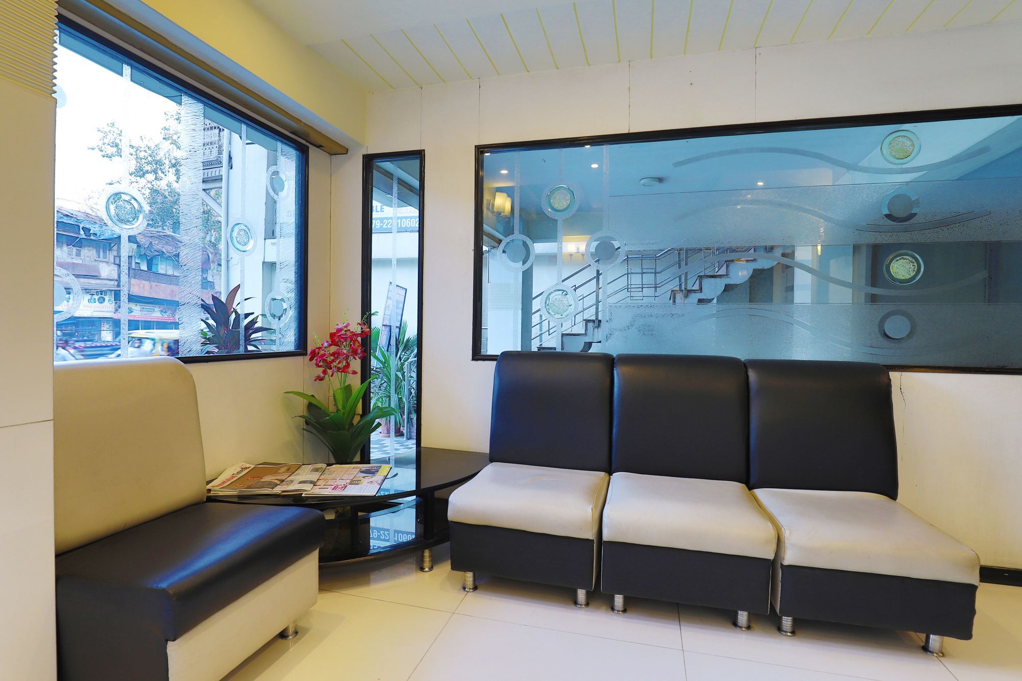 Capital O 978 Marshall The Hotel Ahmadabad Zewnętrze zdjęcie