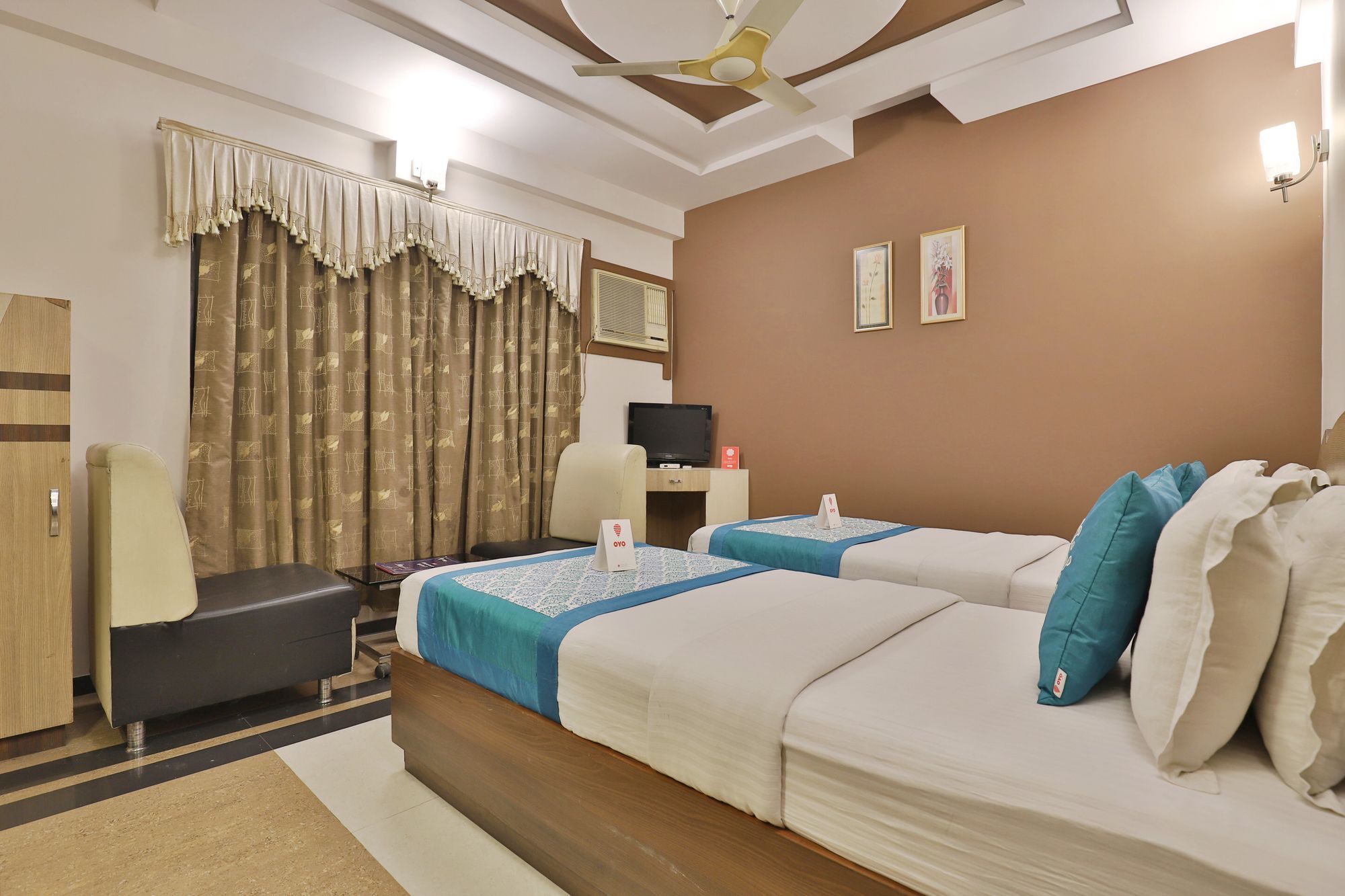 Capital O 978 Marshall The Hotel Ahmadabad Zewnętrze zdjęcie