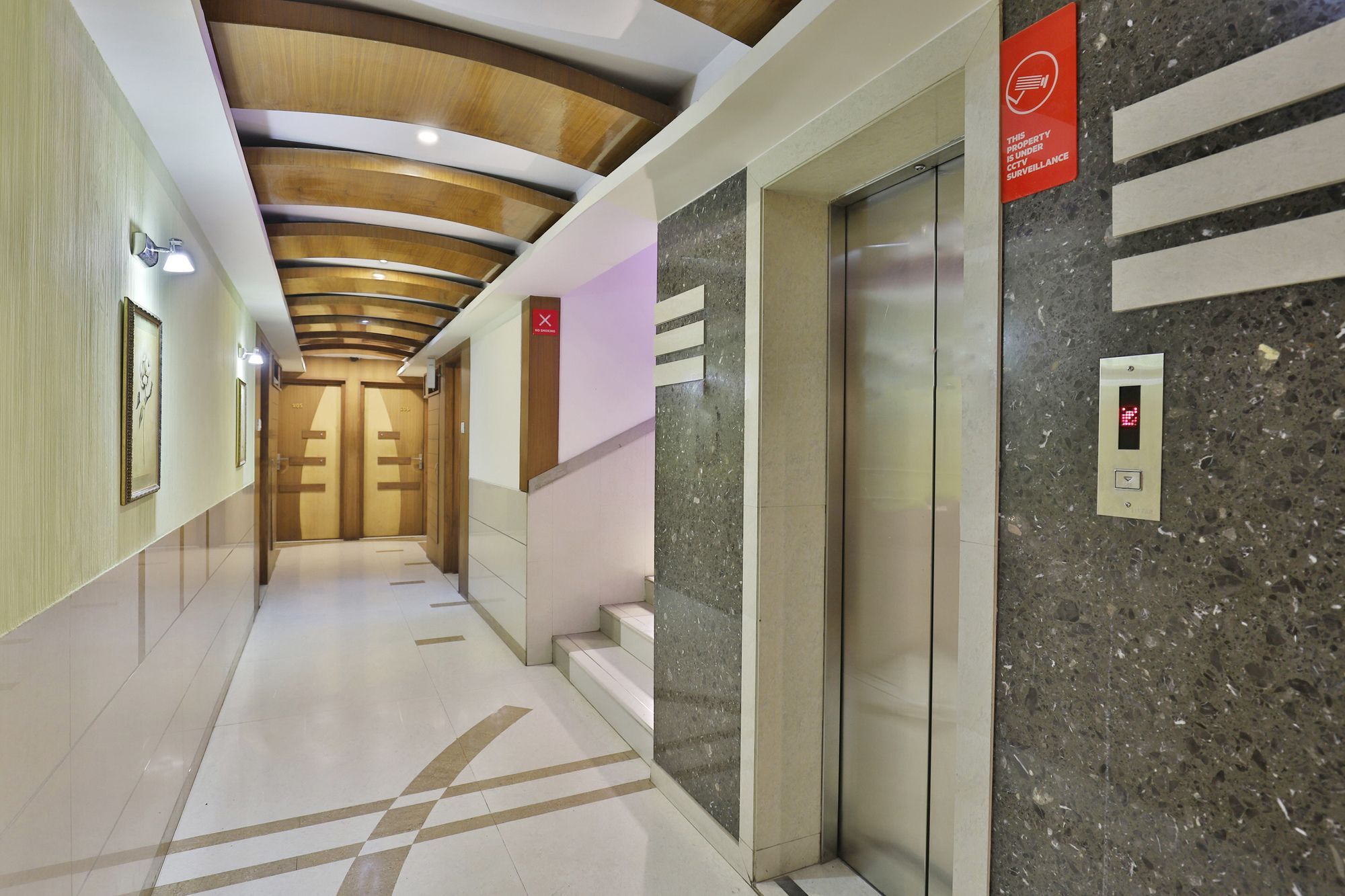 Capital O 978 Marshall The Hotel Ahmadabad Zewnętrze zdjęcie